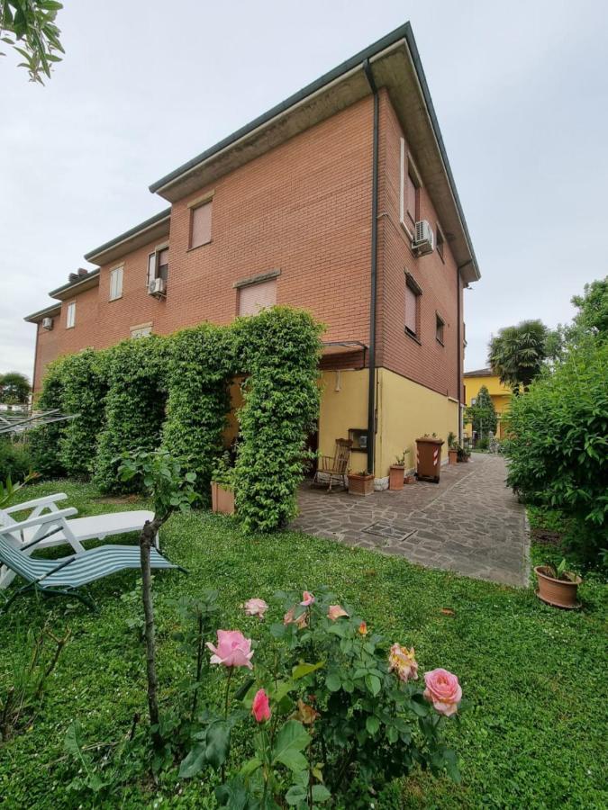 Gold B&B Ravarino エクステリア 写真