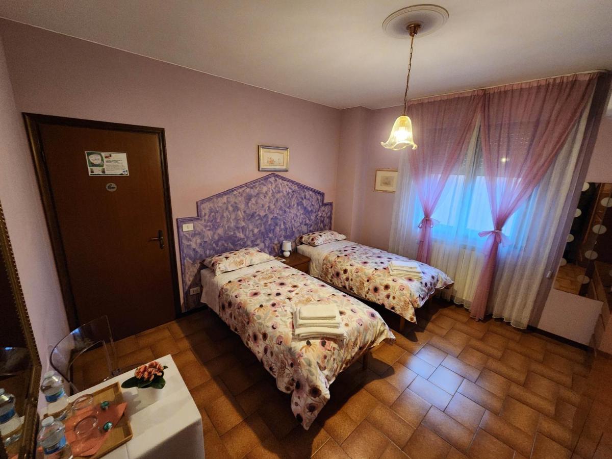 Gold B&B Ravarino エクステリア 写真